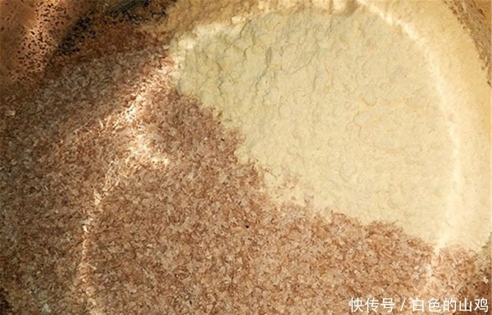 翘嘴|民间手竿钓翘嘴绝杀钓法:鸡蛋糊糊包食钓,钓大翘嘴很给力!