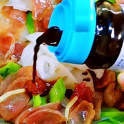 腊肠炒藕片