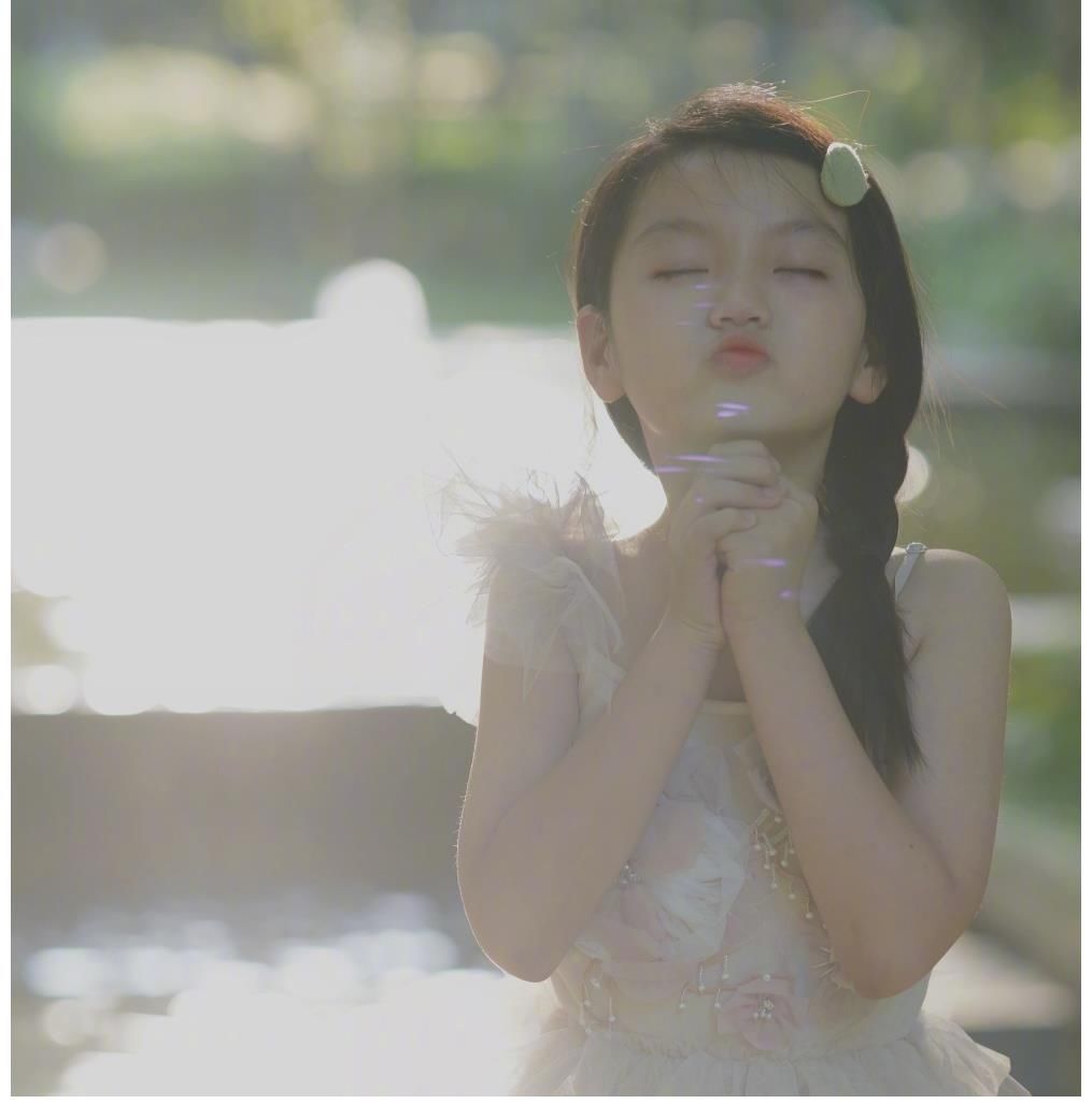 面对镜头|9岁阿拉蕾近照认不出,时隔3年骑董力脖子,董力:你长大了,我也老了