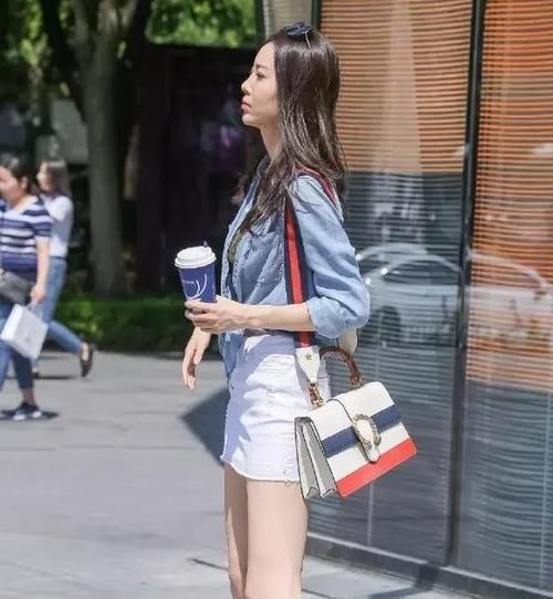 高跟鞋|瑜伽裤彰显运动范，小姐姐一看就是个健身达人，清爽又浪漫