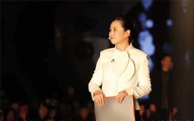 黄菡离开《非诚勿扰》时，那只有9句话的演讲，却影响了无数人