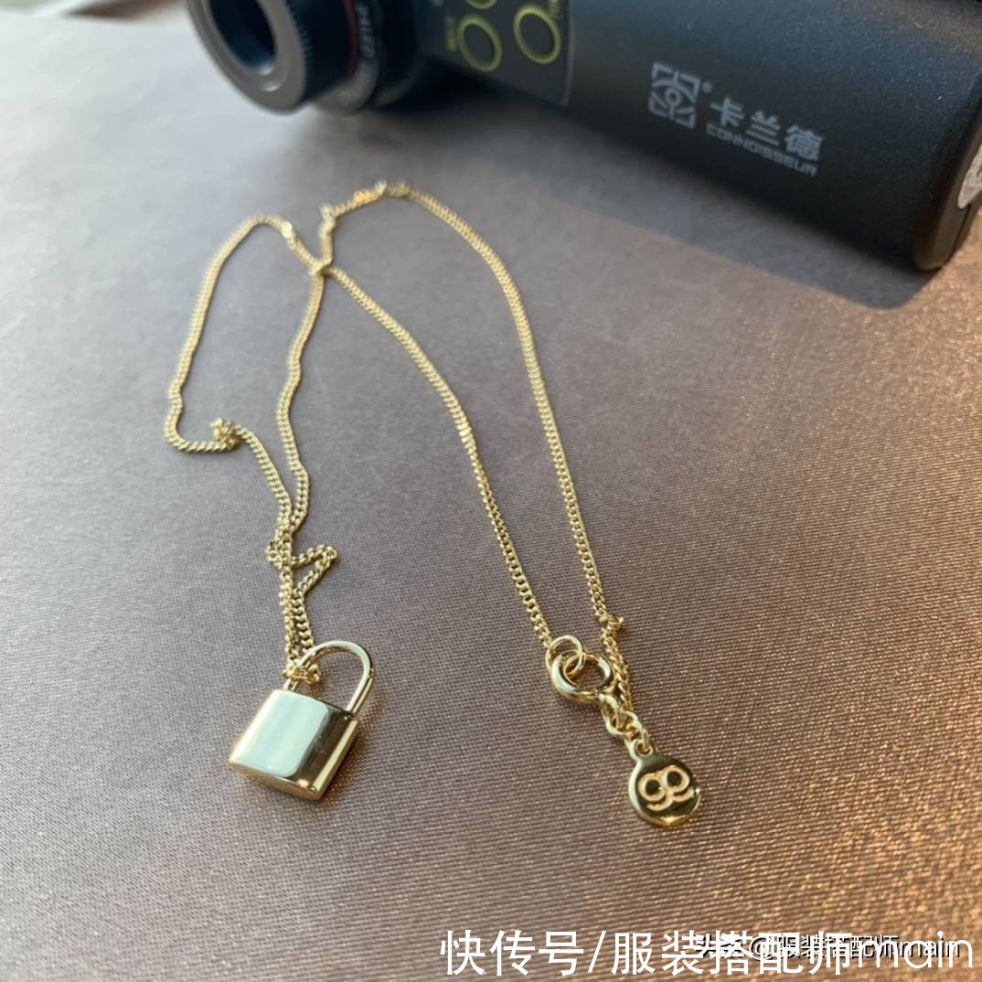 轻奢|配饰选得好，穿搭没烦恼，这三款时尚轻奢的项链不容错过