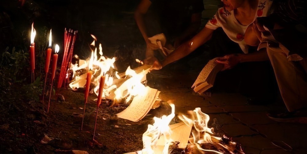 迷信#古代人死之后为何要烧纸钱?原来并非迷信,是有历史依据的