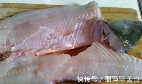 做酸菜鱼时，先炒酸菜还是先煮鱼大厨都不对，这才是正确做法