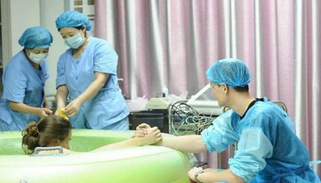 分娩|水中分娩到底好不好过来人说了实话,和我们想的不一样