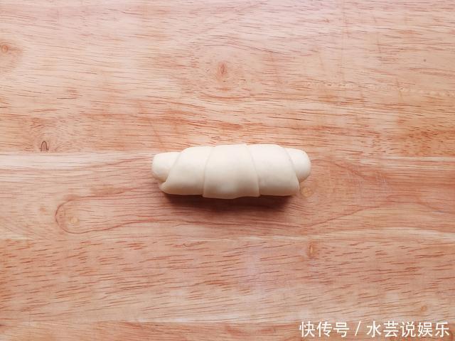 高筋面粉|学会用这种方法做面包,拉丝效果极佳,绵软又香醇,不信你也试试