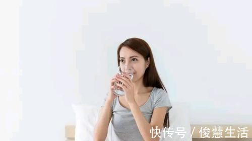 黑芝麻糊|便秘的人越来越多?肠道有“怕”之事,不想便秘,要趁早改正过来