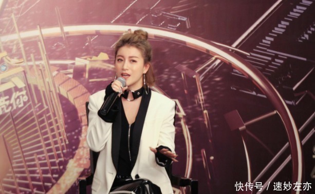 她在参加中国好声音成名后,嫁给爱奇艺总裁,今30岁成人生赢家