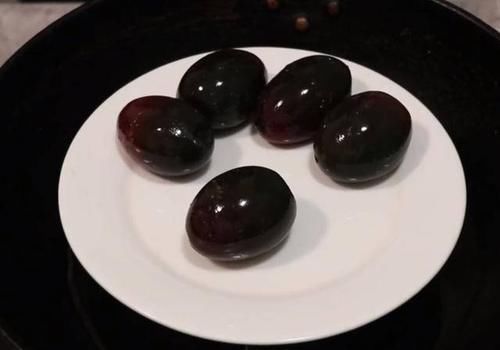 好吃|皮蛋这种做法很多人都没吃过,鲜嫩入味不腥,比凉拌皮蛋还好吃