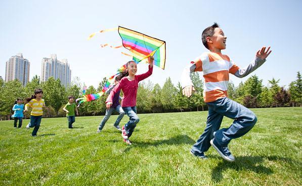 脾虚|入秋后,这5种水果少给娃吃,脾虚积食不消化,还影响发育