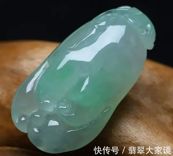 翡翠!这种果冻感十足的翡翠,你见过吗?