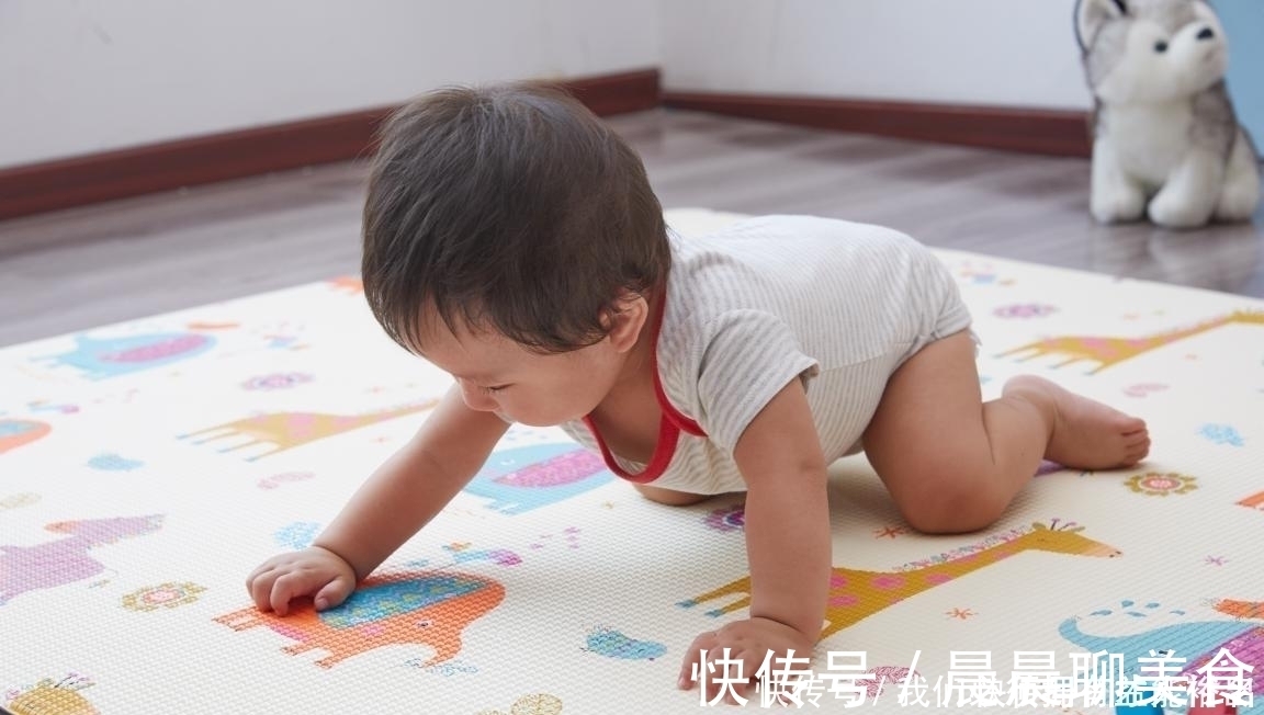 七个月|孩子“先爬后走”和“不爬就走”,差距真这么大?你家孩子是哪种
