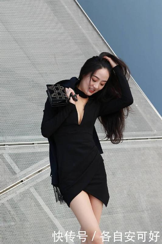 翅膀 高跟鞋上装“翅膀”,走路带风,真担心你会“起飞”