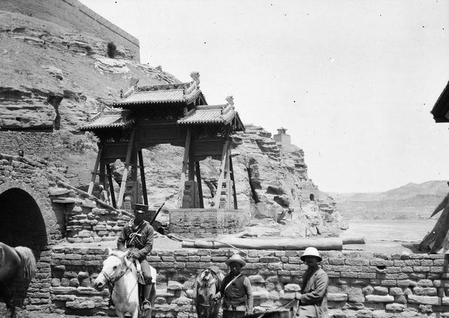 民国初年,有司为何重兵保护一个美国人?他肩负着什么重要任务?