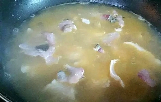 麻辣|天越热越想吃的一道菜，麻辣酸爽开胃，5分钟教会你做酸菜鱼！