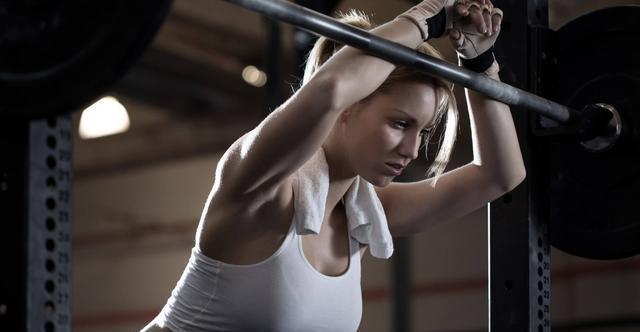 训练|想要练腿、练臀,“深蹲训练”就能帮你,教给大家科学的深蹲方式