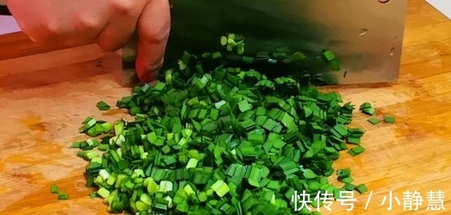 植物油|烙完的饼凉了就发硬?学会一招,饼皮蓬松,香软入味