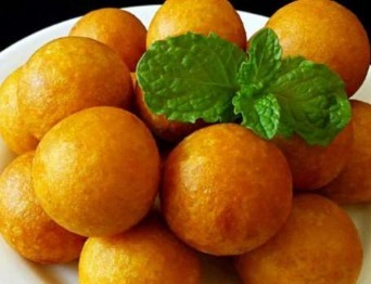  红薯丸子做法简单，补中益气、宽肠通便，大人孩子吃了都不错！