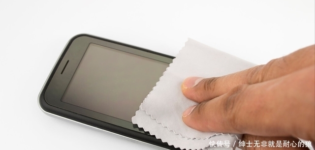 酒精|如何给手机屏幕消毒？酒精不是合适的选择