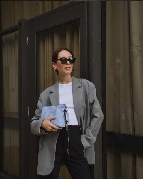 澳洲博主Jessica Alizzi是如何轻松就把简单的衣服穿出时尚感