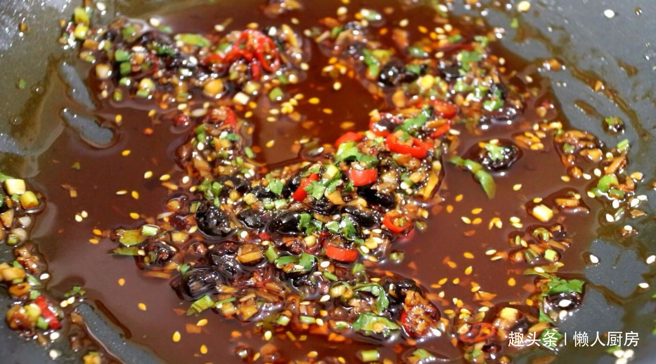 烤生蚝好不好吃全在酱汁，教你调一碗秘制酱料，比烧烤店的好吃