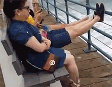 |搞笑GIF:设计师你出来 我保证不打你脸