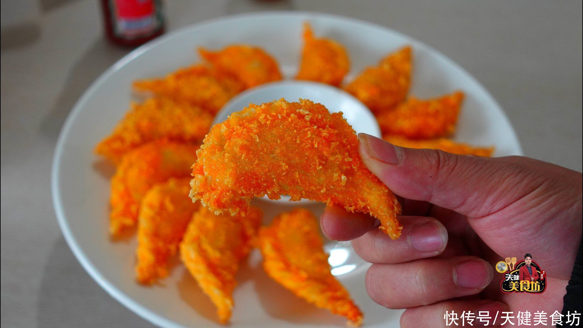 苹果派的家庭做法，用饺子皮就能做，简单美味，比外面卖的还好吃