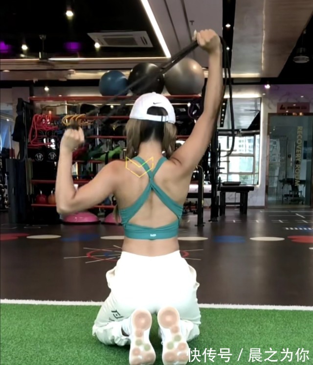 健身|“白癜风”健身网红不怕异样眼光，美背细腰，身材好照样自信