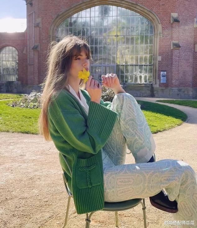 今年春夏流行这5款“颜色”，显白气质又高级，谁穿谁美！