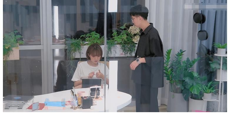 陳思銘|心動的信號4：男4表現(xiàn)欲太強，素質(zhì)堪憂，居然坐在桌子上吃飯！