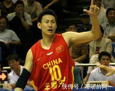 中国篮球两位名宿，李楠和朱芳雨，谁的生涯成就更高？|长文 | 李楠