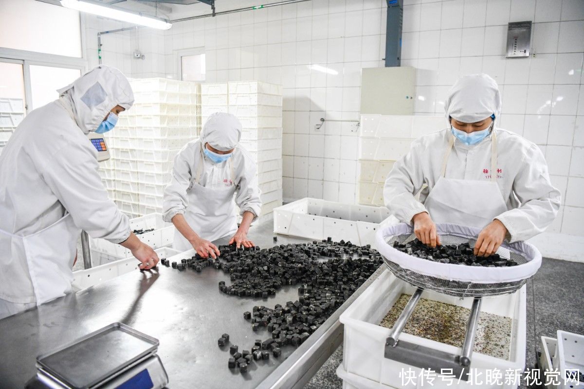 汤圆|北京稻香村石磨元宵开摇啦！光看图就馋了