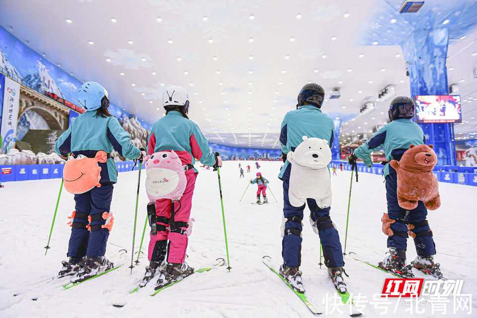 滑雪|组图丨滑雪萌宝们：“摔出快乐！”