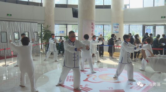 太极拳|黄浦这家医院的门诊大厅里，出现了一支武术队！
