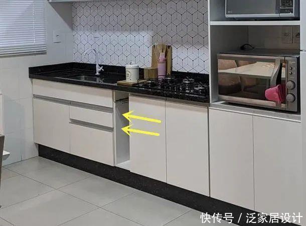 地柜|我为什么没想到,在厨房水槽和燃气灶间留10cm宽,小洞口大作用!