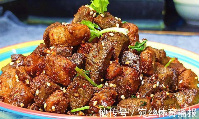 一日三餐|猪肝和瘦肉一起这样做出来,成菜香辣可口,营养好吃,下饭又下酒