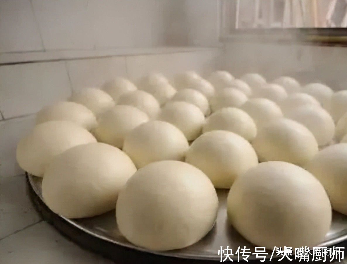 蒸馒头，用大火还是小火？都不对，牢记5个技巧，膨松柔软不塌陷