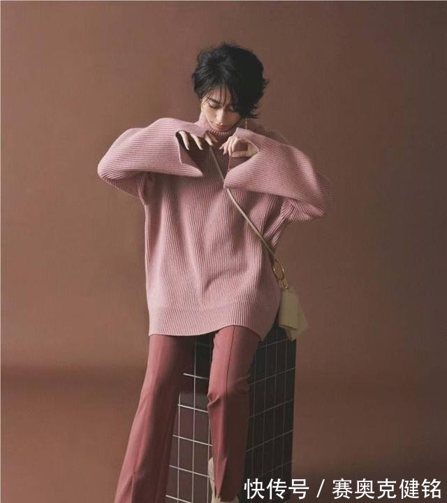 着装|建议中年女性别穿大红大紫!学会“暖色系”穿搭,今秋这样穿气质