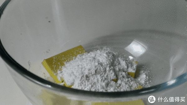 法式焦糖杏仁酥,上层焦糖杏仁浓郁香脆,下层酥饼奶酥掉渣,真香