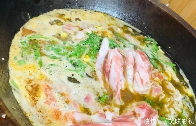 石锅|青岛第一家石锅鱼店,现杀活鱼,先吃鱼,后涮菜,十三年的老味道