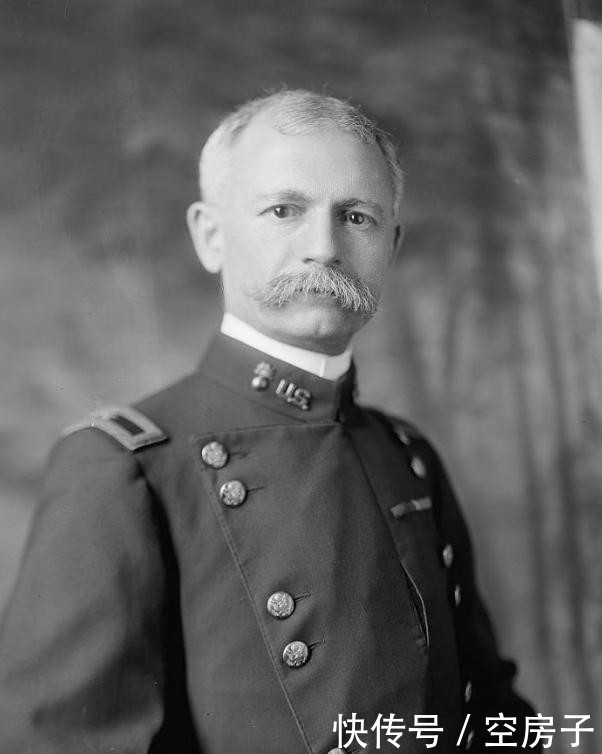 棍子|一战中的英国轻机枪,举起来能当棍子敲德军脑袋的刘易斯轻机枪