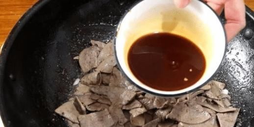 炒猪肝，别直接下锅炒！再加2步，猪肝嫩滑好吃、干净无腥味