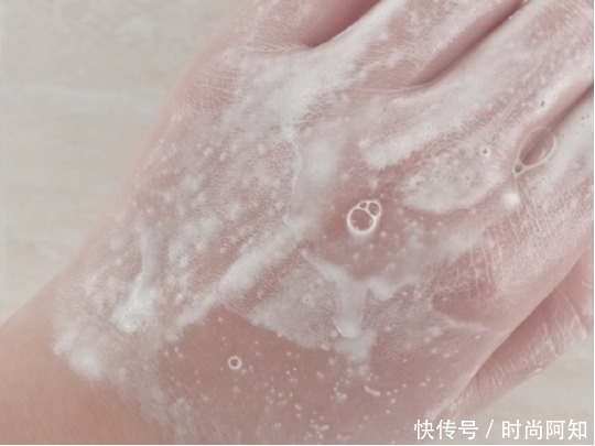 别再被铺天盖地的氨基酸给骗了!真正好用的男士洗面奶是这几款