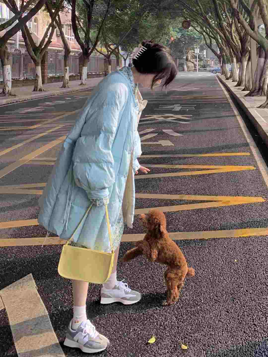 碎花裙 怎么穿保暖又减龄?快来试试这些“早春色”单品,甜美温柔又时髦