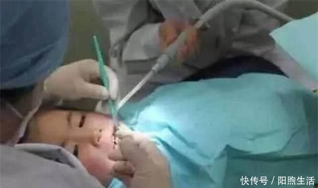 医生|5岁男孩的牙齿全部烂掉,医生训斥无知,妈妈没想到这么严重