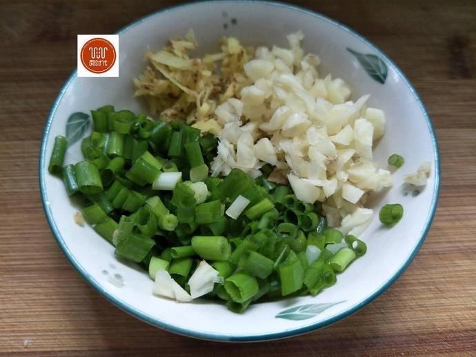 夏天就该这样吃茄子,不用过油,软嫩多汁,美味又下饭,比吃肉香