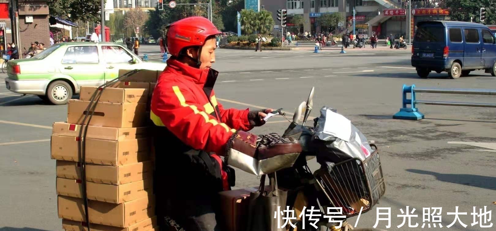快递|京东第一位快递哥，送了十几年快递，刘强东如今怎么对待他的？