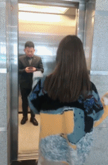 |搞笑GIF:我都不敢这么p,她却敢这么长!