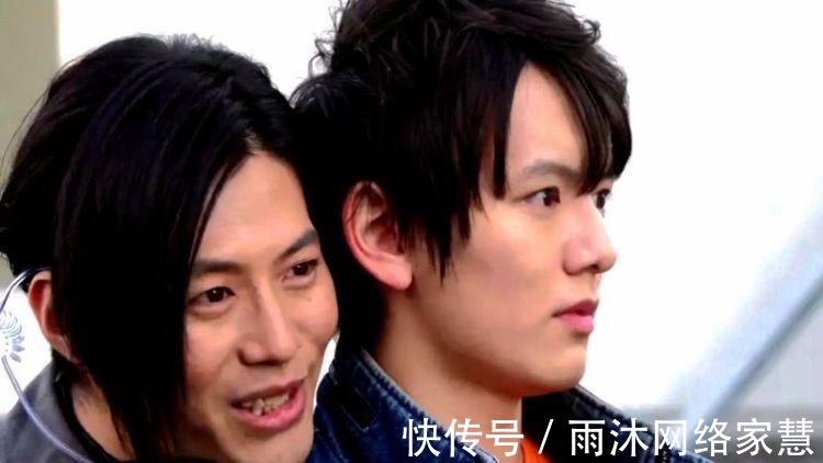 伽瑪|澤塔奧特曼出現(xiàn)了四種形態(tài),這部劇有25集,他還有幾種形態(tài)?