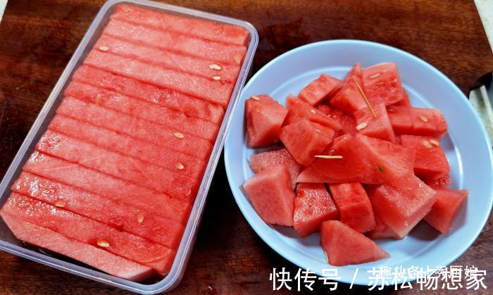 西瓜|韩国大妈教的切西瓜方法,在朋友圈火了,网友用勺挖不香吗